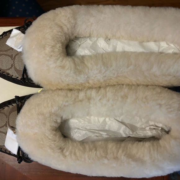 Brand new Coach slippers- women’s size 10 - Picture 4 of 5